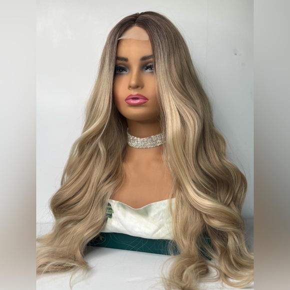 Blonde Lace Front Wig – Long Wavy Ombre Wig with Natural Hairline 28 In - Picture 2 of 11